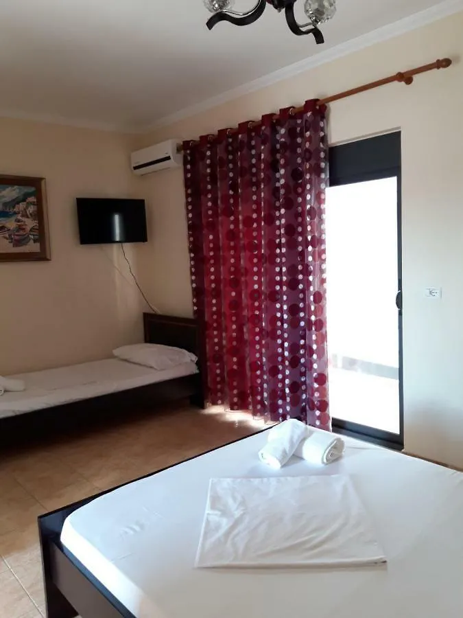 Hotel Primavera Sarandë 3*,